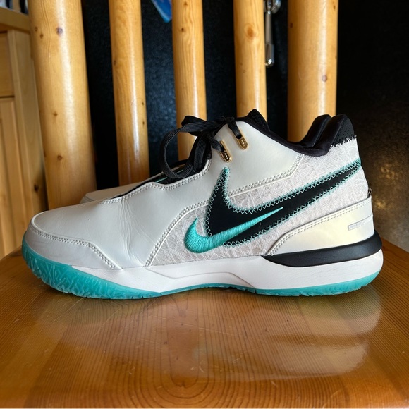 LeBron NXXT Gen Nike Zoom basketball shoes - Picture 5 of 8